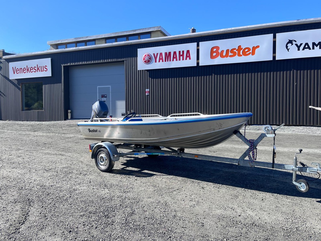 Buster XSr + Yamaha F15