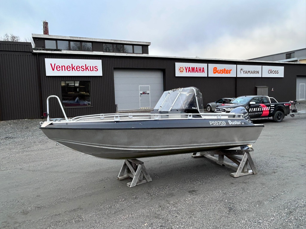 Buster M2 + Yamaha F40 P55709 - noin 200h ajettu